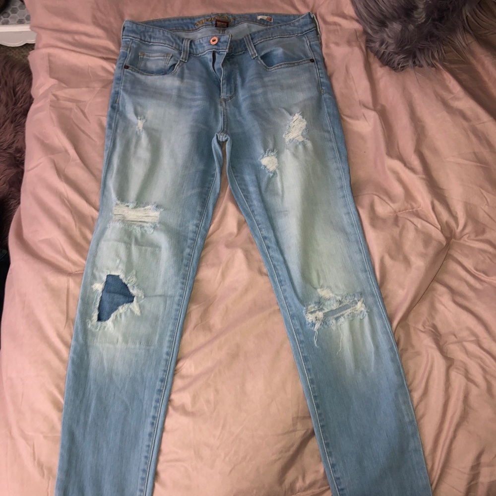 SIZE 9- Skinny ripped jeans!